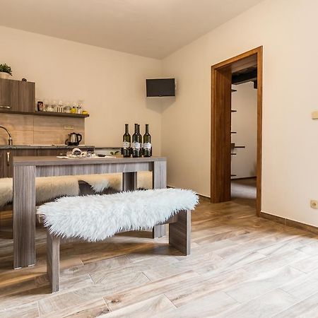 Apartmany U Babicky Mutenice Bagian luar foto